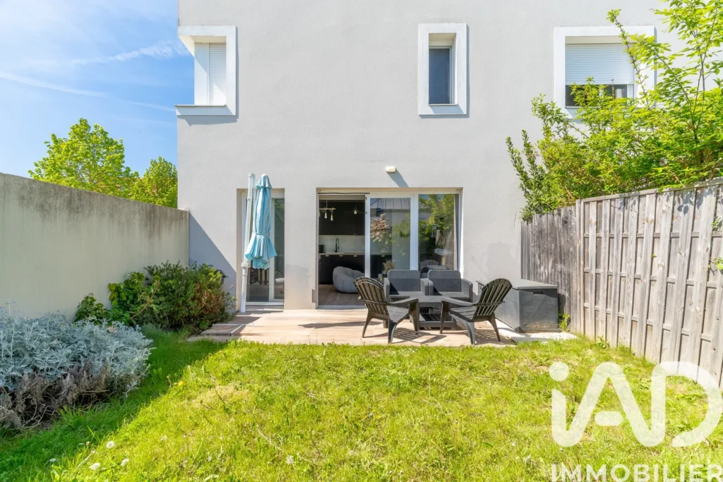 Apartment in Ecquevilly (78920)